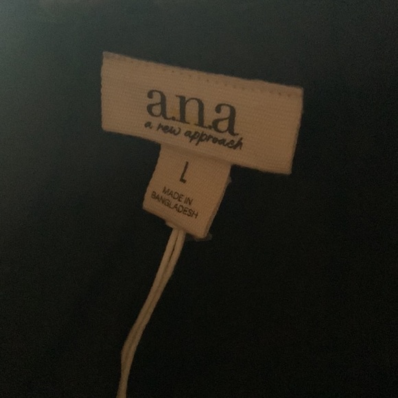 a.n.a. A New Approach BLACK Sleeveless Flyaway Back Top 
Size Large - Picture 9 of 9